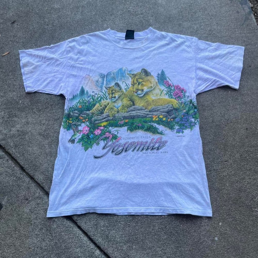 Vintage 90s Nature Mountain Lion Wildlife Tee